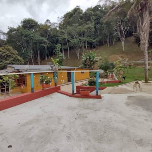 Casa de Campo à Venda em Pinheiral RJ